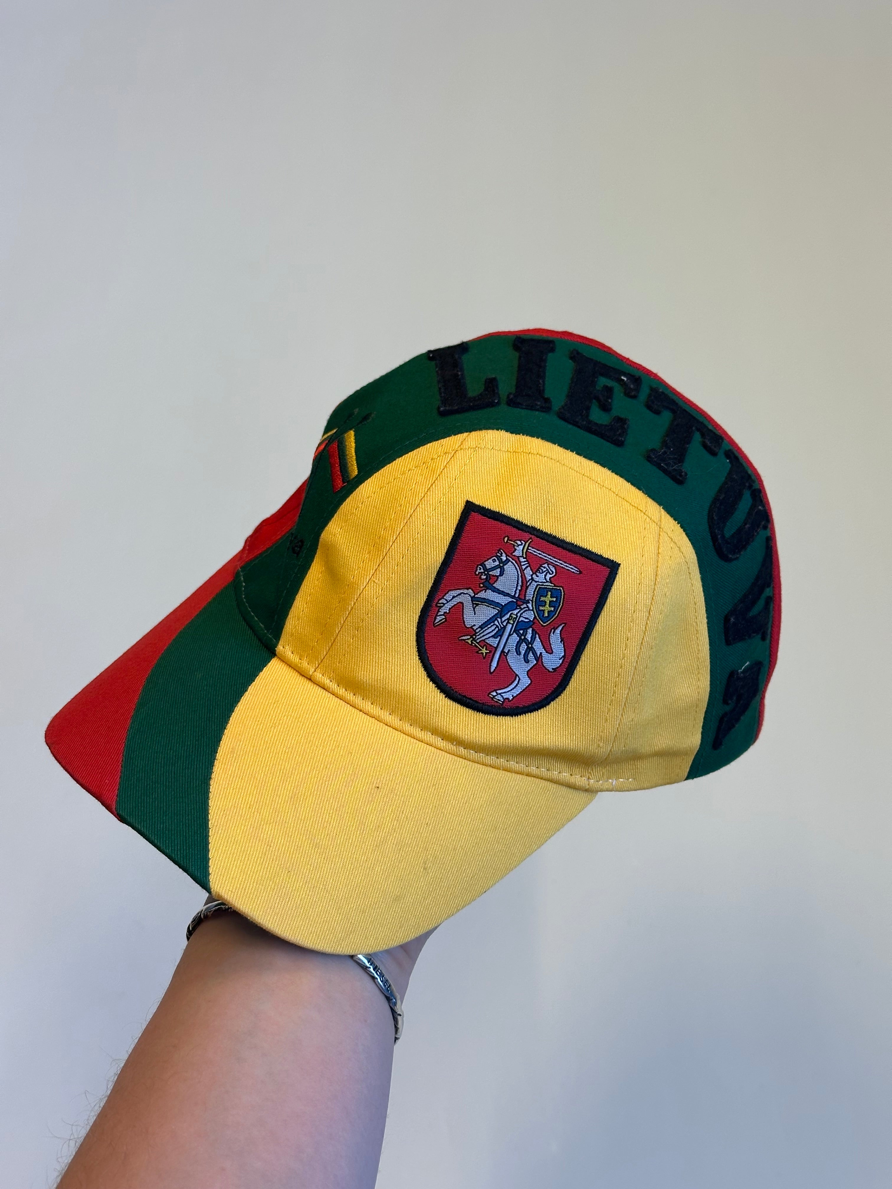 Litháen derhúfa OS