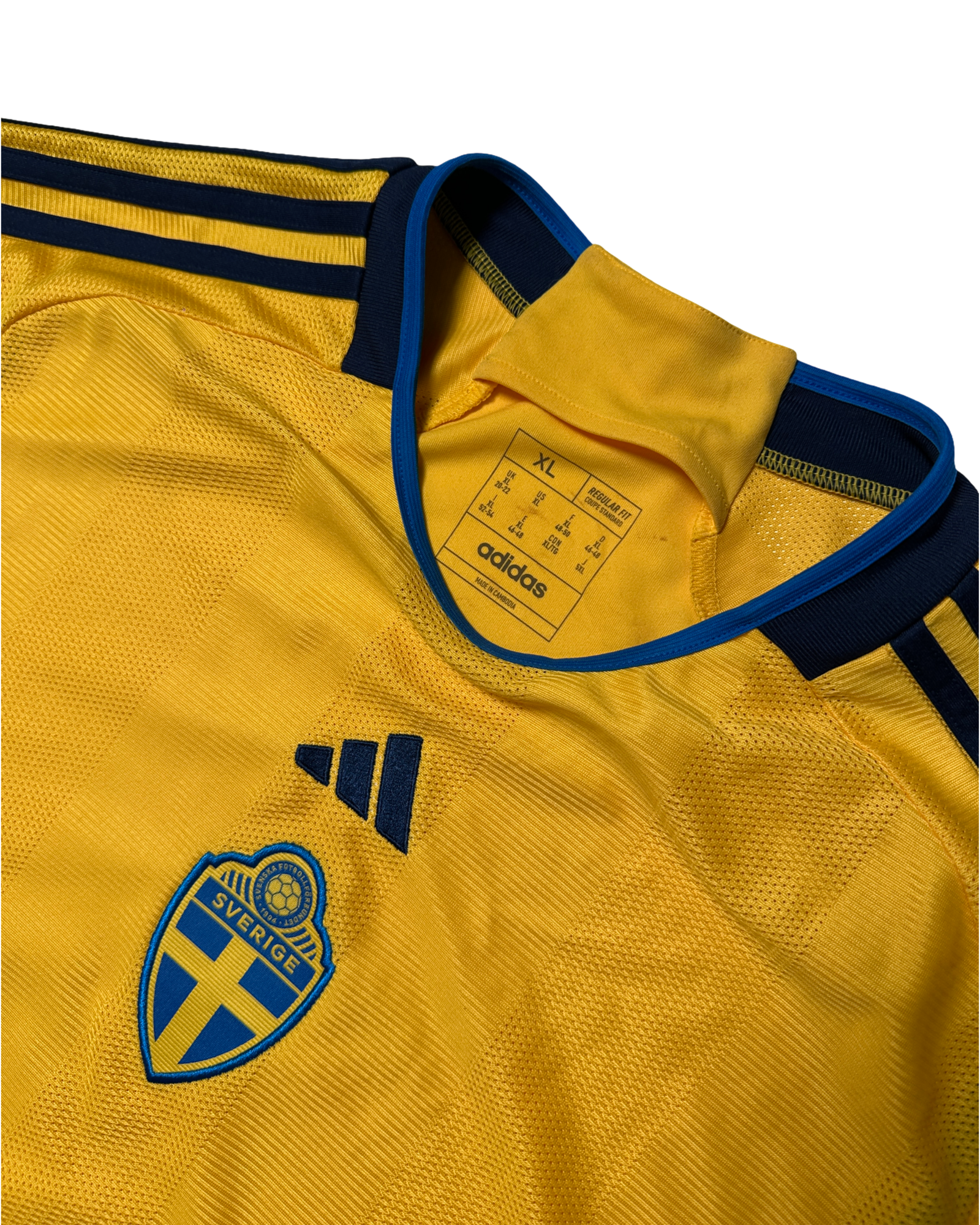 Sænsk fótboltatreyja fittar dömu XL herra M