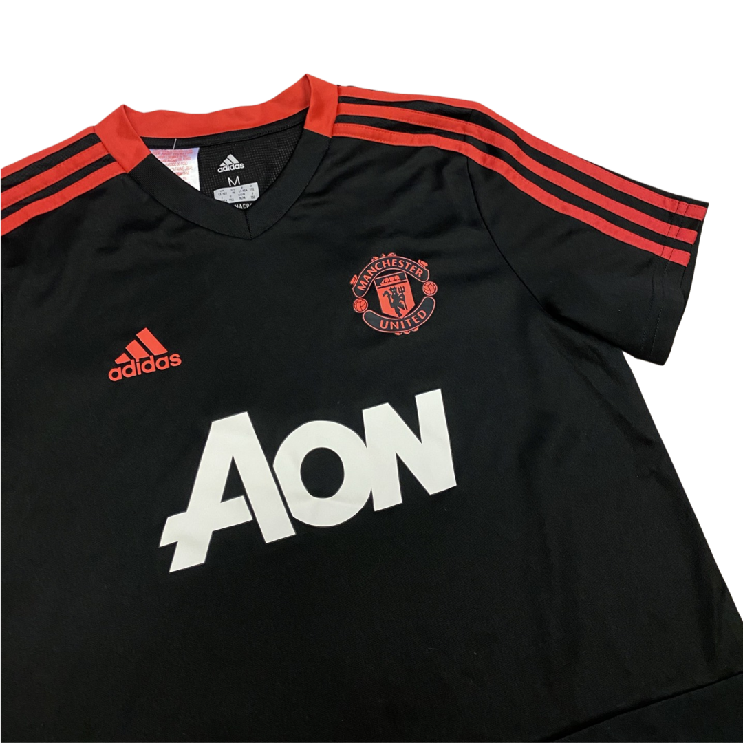 Barna Manchester United treyja stærð 11-12 ára